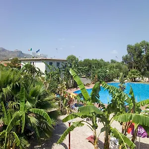 Villaggio Alkantara 3*, Giardini-Naxos Italië