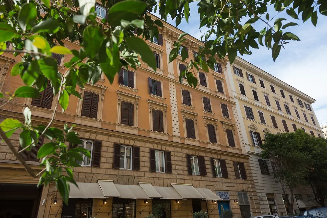 San Pietro Rooms 84 Rome 2*,